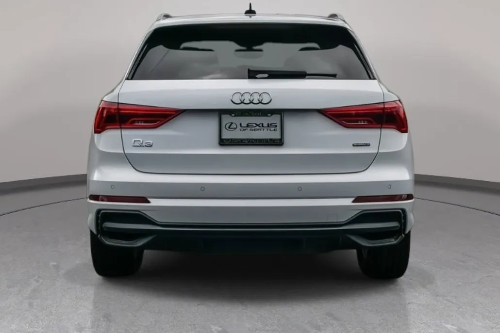 2024 Audi Q3 S line Premium photo 1