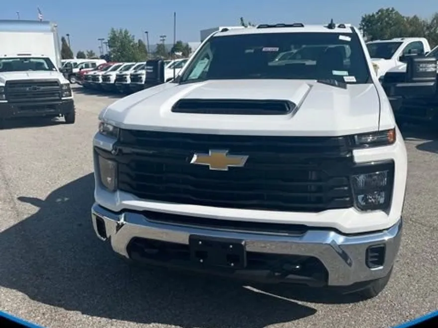 2025 Chevrolet Silverado 2500HD photo 1