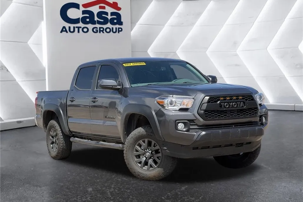 2023 Toyota Tacoma SR5 V6 photo 1