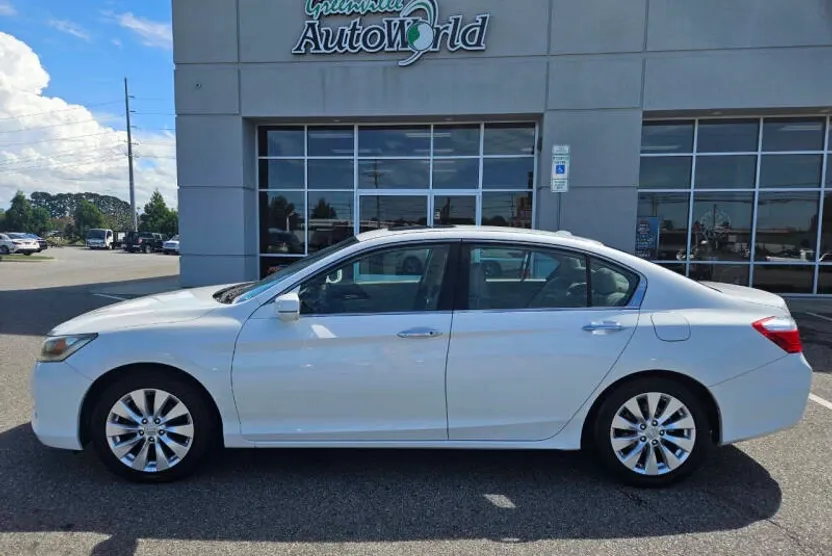2013 Honda Accord Touring photo 1