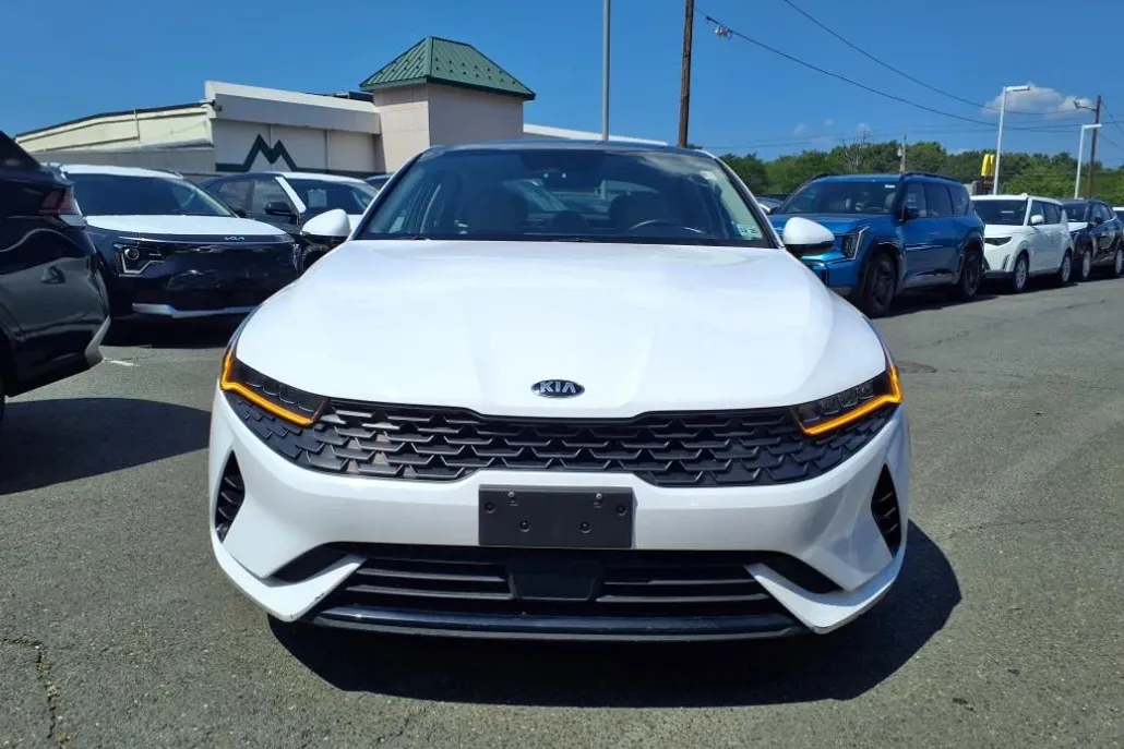 2021 Kia K5 EX photo 1