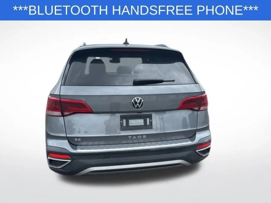 2022 Volkswagen Taos SE photo 1