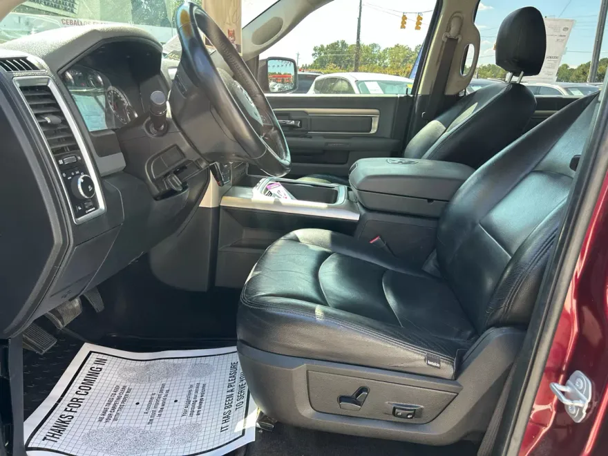 2017 Ram 1500 SLT photo 1