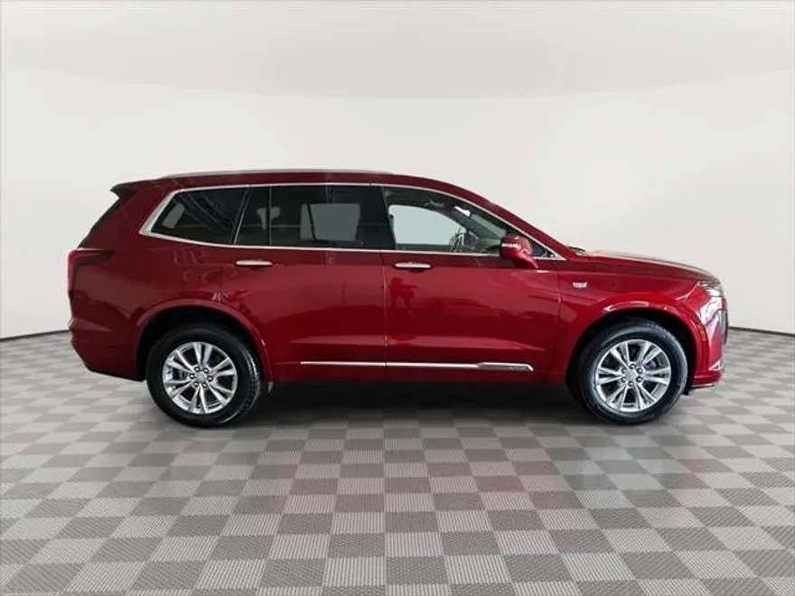 2024 Cadillac XT6 Luxury photo 1
