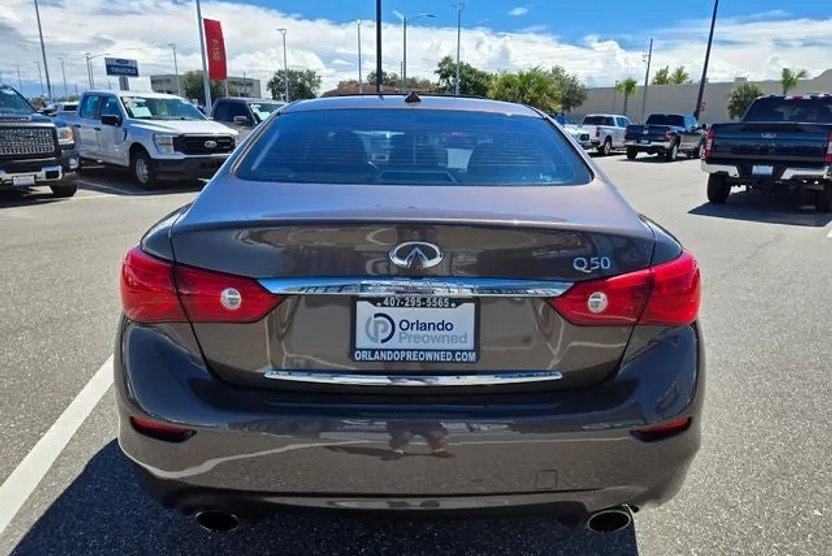2015 Infiniti Q50 Premium photo 1
