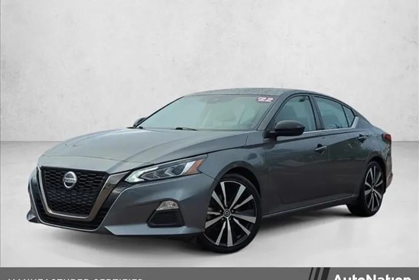 2022 Nissan Altima 2.5 SR photo 1