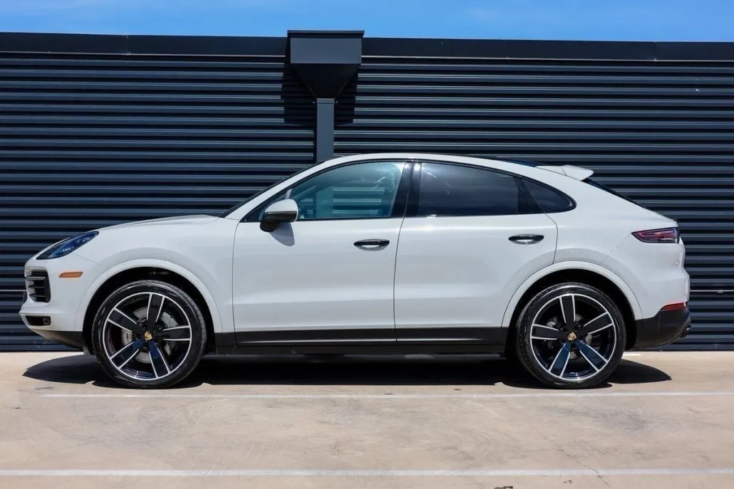 2022 Porsche Cayenne Coupe S photo 1