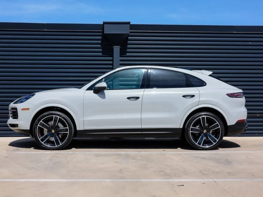 2022 Porsche Cayenne Coupe S photo 1