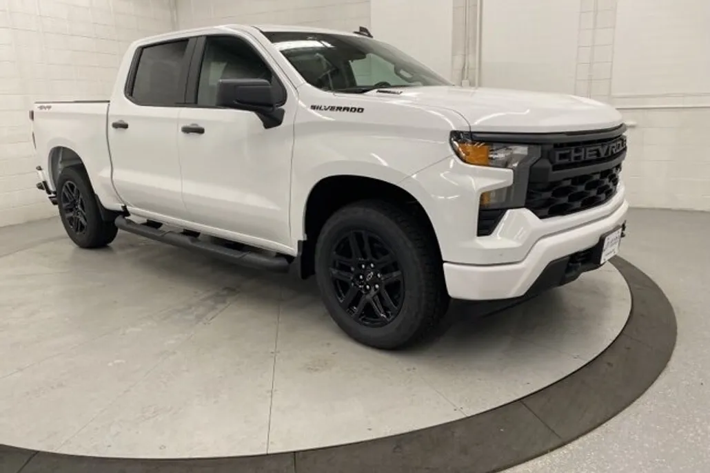 2026 Chevrolet Silverado 1500 Custom photo 1