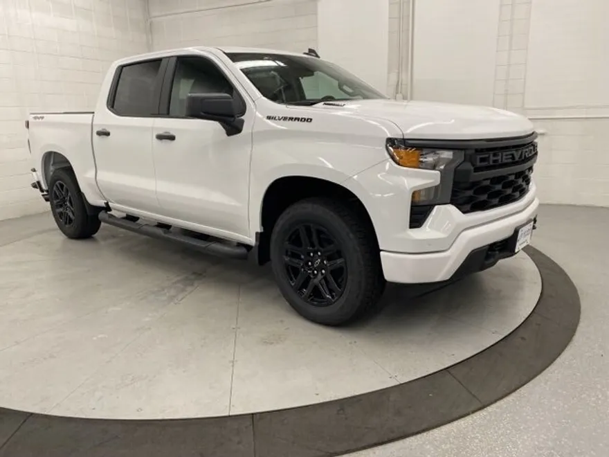 2026 Chevrolet Silverado 1500 Custom photo 1