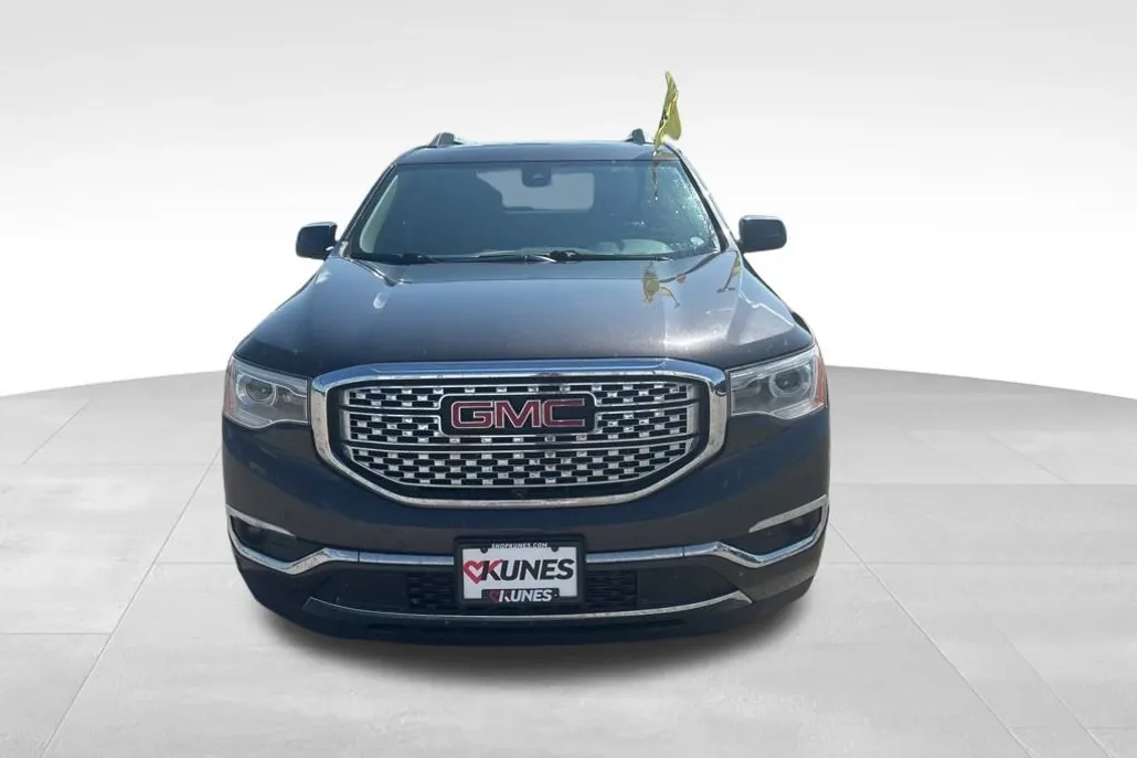 2017 Gmc Acadia Denali photo 1