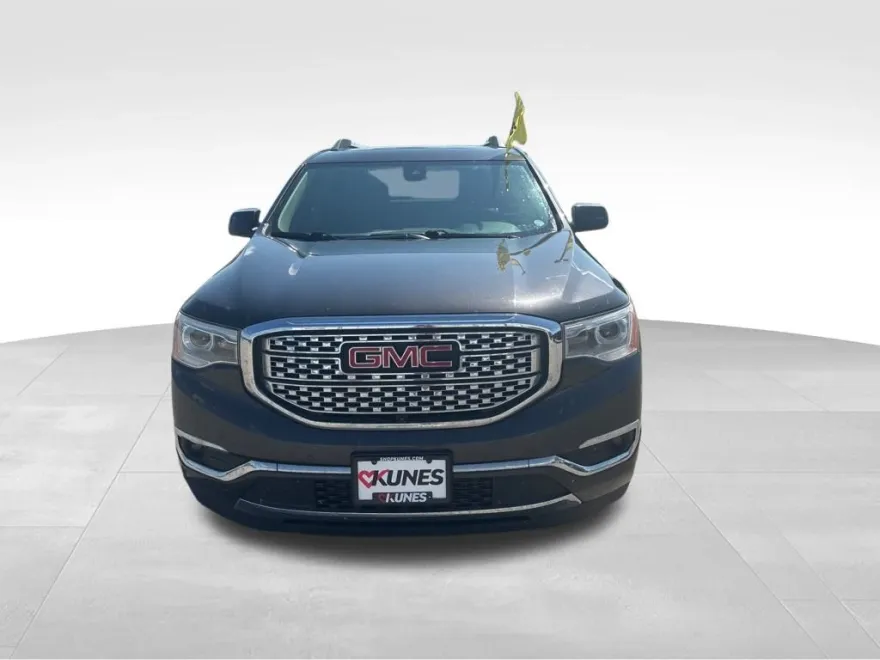 2017 Gmc Acadia Denali photo 1