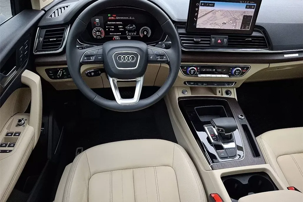 2023 Audi Q5 40 Premium Plus photo 1
