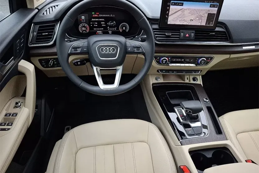 2023 Audi Q5 40 Premium Plus photo 1