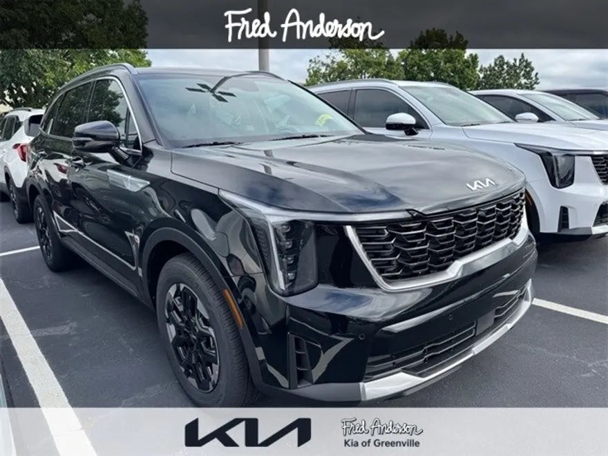 2025 Kia Sorento S photo 1