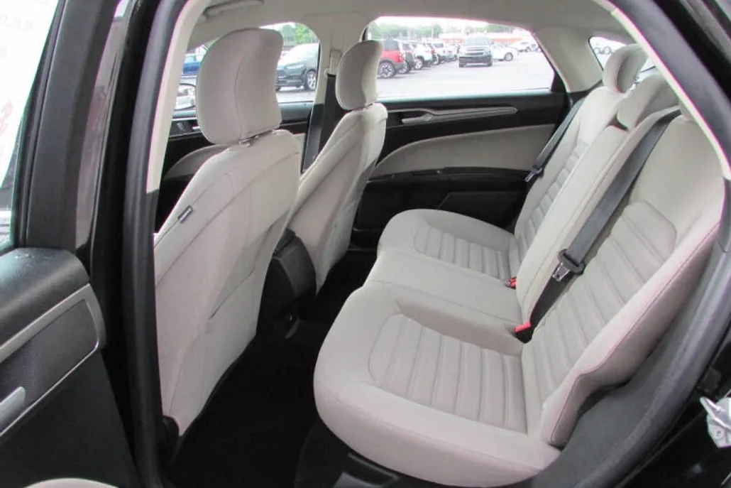 2018 Ford Fusion S Hybrid photo 1