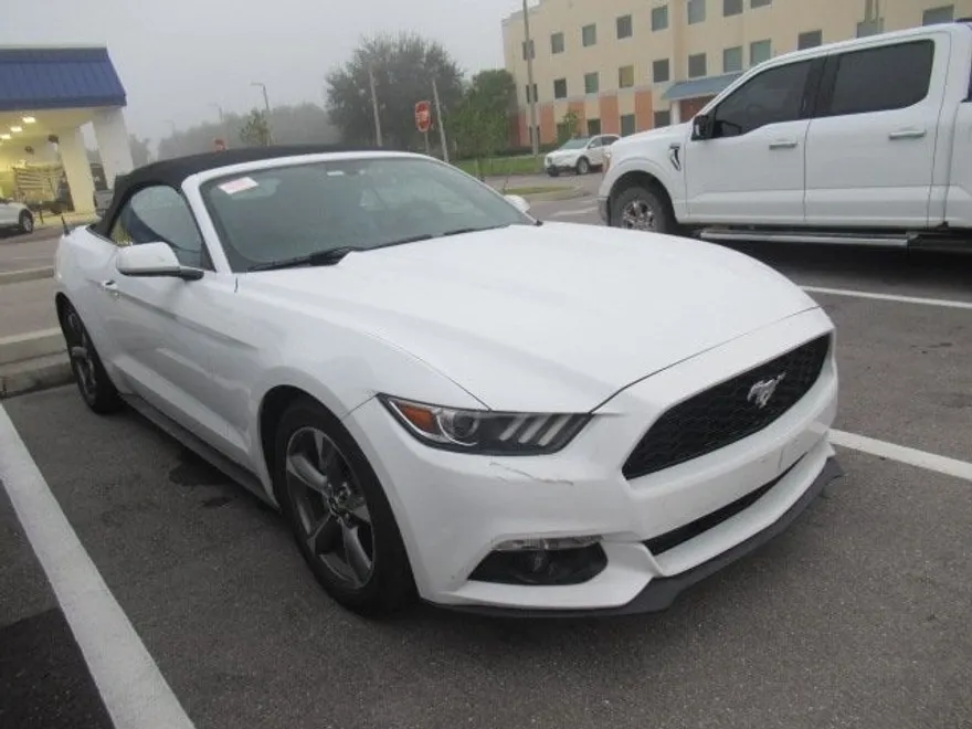 2015 Ford Mustang V6 Convertible photo 1
