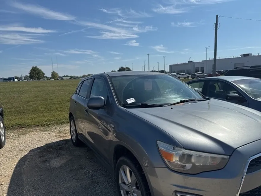 2013 Mitsubishi Outlander Sport SE photo 1