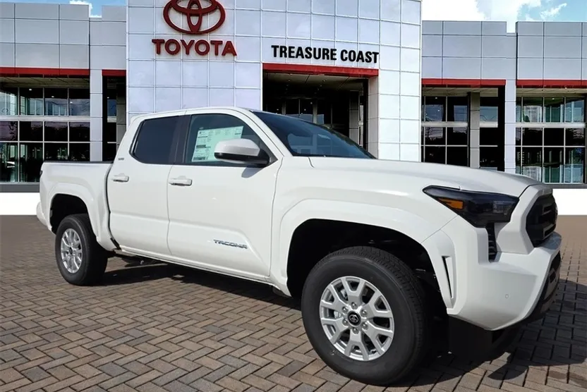 2025 Toyota Tacoma SR5 Double Cab photo 1