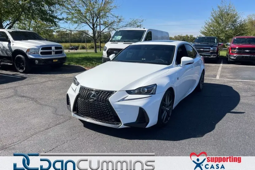 2017 Lexus IS 350 photo 1