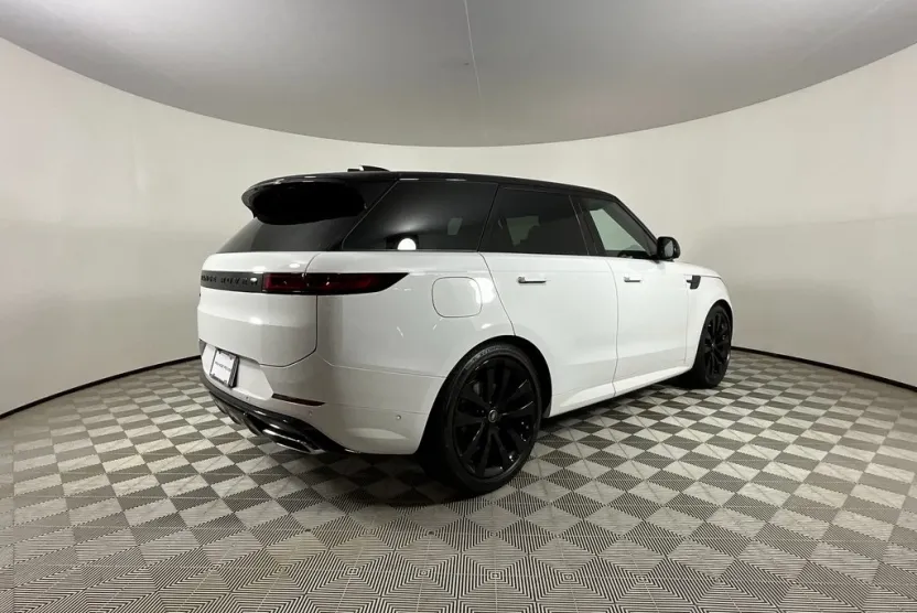 2025 Land Rover Range Rover Sport SE photo 1