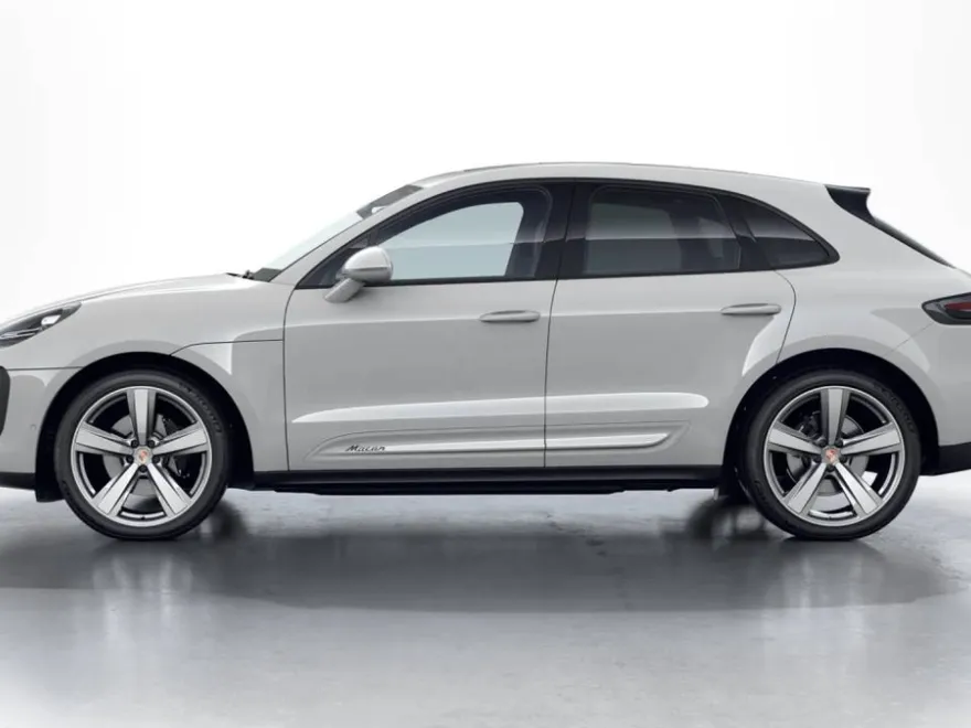 2026 Porsche Macan T photo 1