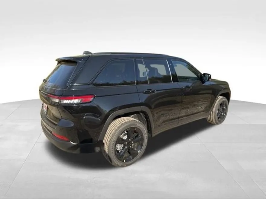 2025 Jeep Grand Cherokee Altitude photo 1