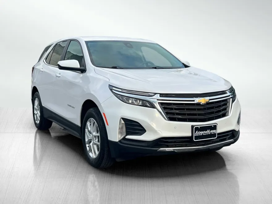 2022 Chevrolet Equinox LT photo 1