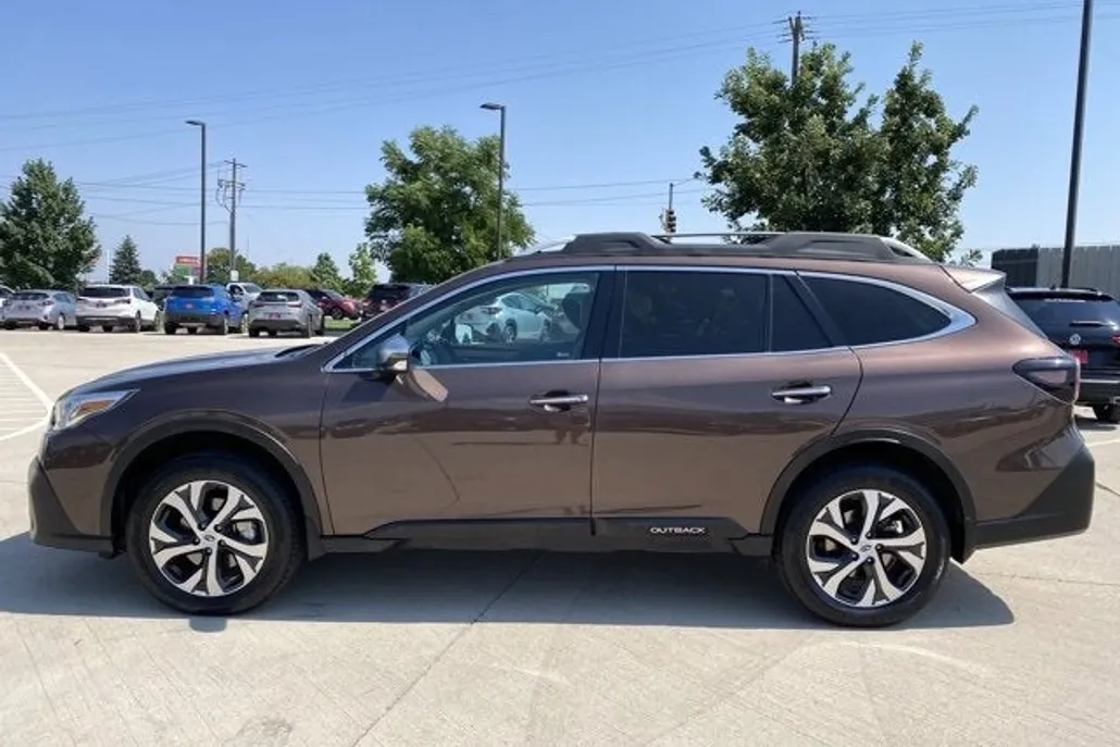 2020 Subaru Outback Touring XT photo 1