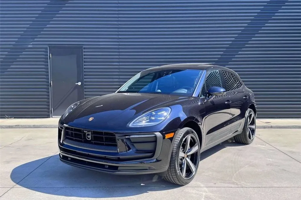 2025 Porsche Macan Base photo 1