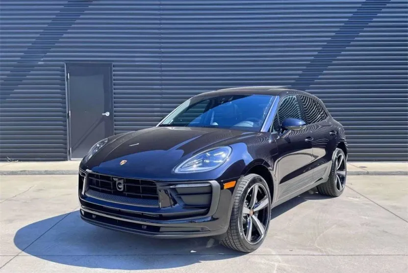2025 Porsche Macan Base photo 1