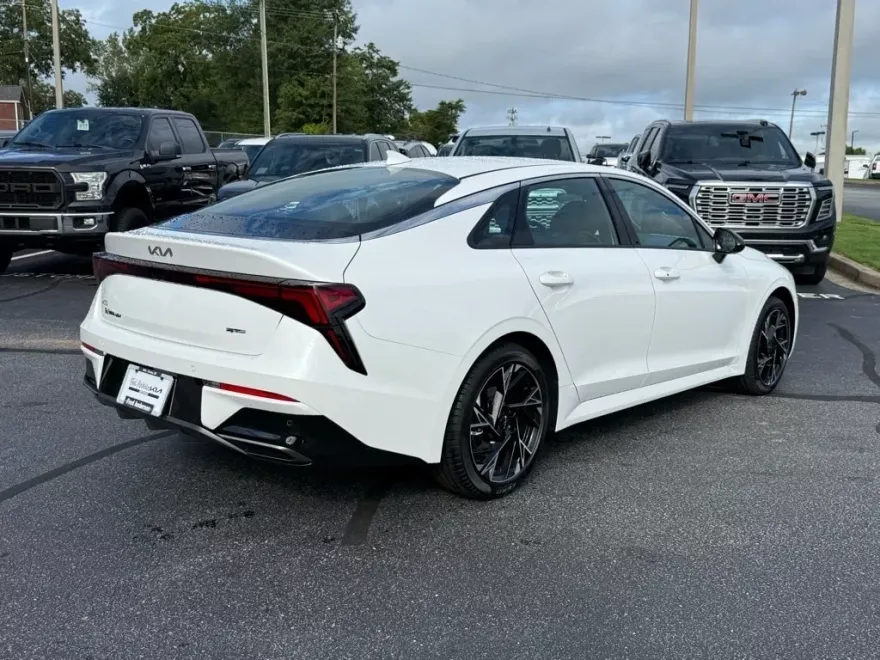 2026 Kia K5 GT-Line photo 1