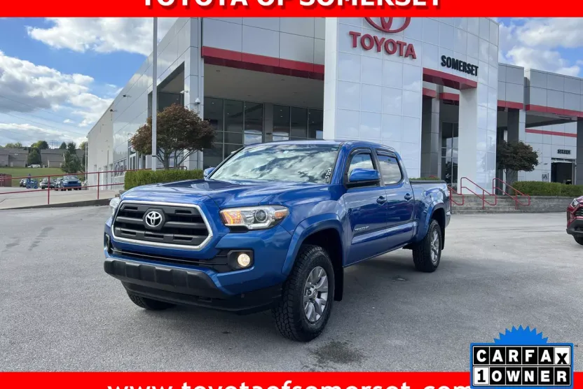 2017 Toyota Tacoma SR5 TRD Sport photo 1