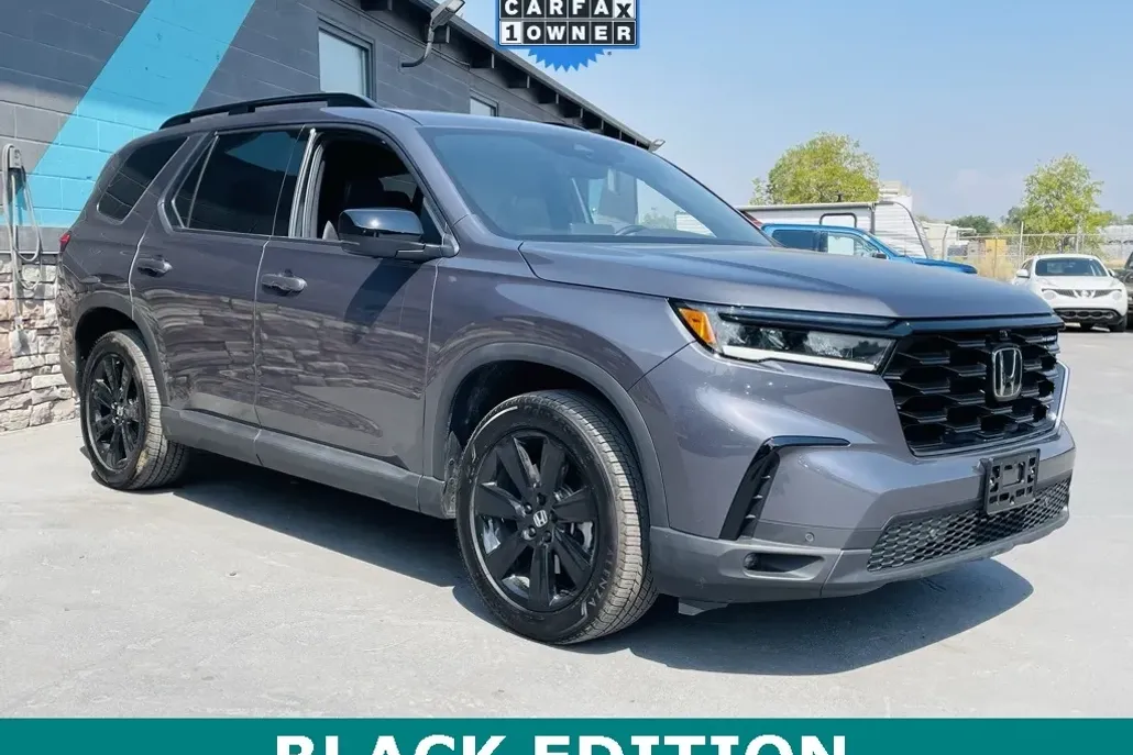 2025 Honda Pilot Black Edition photo 1