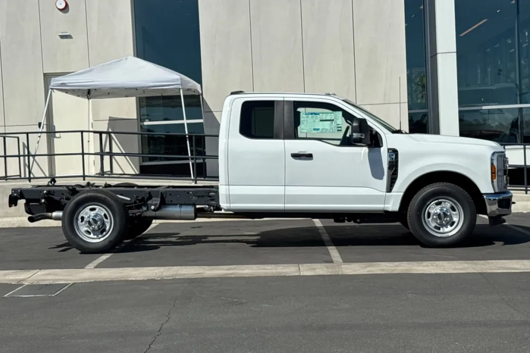 2025 Ford F-350 XL photo 1
