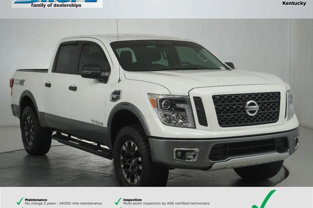 2017 Nissan Titan PRO-4X photo 1