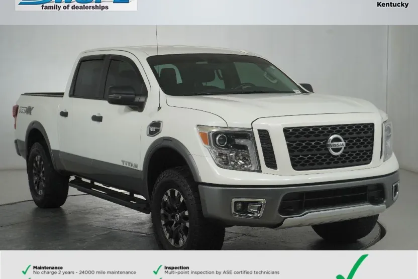 2017 Nissan Titan PRO-4X photo 1