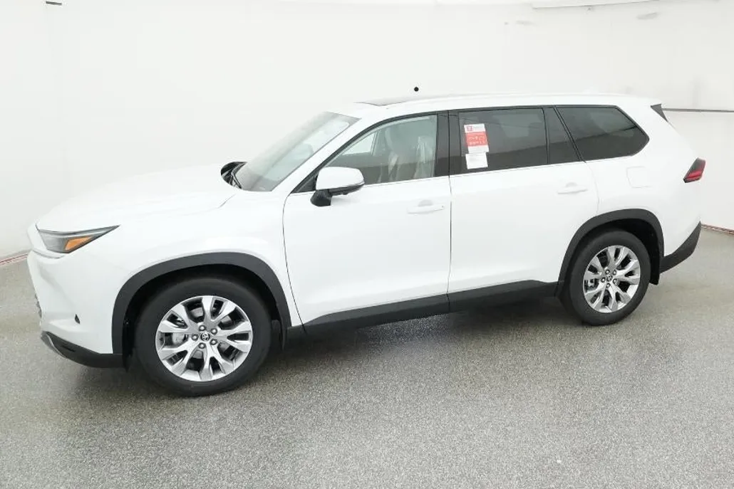 2026 Toyota Grand Highlander Limited photo 1
