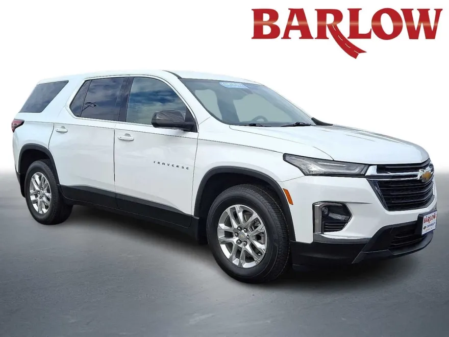 2023 Chevrolet Traverse LS photo 1