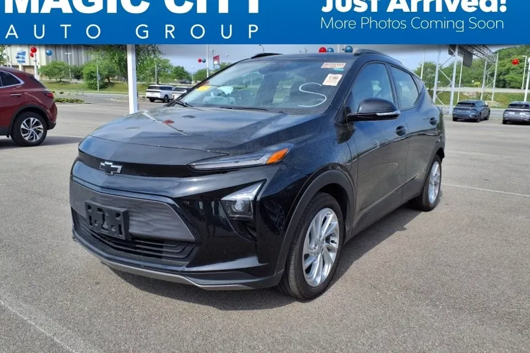 2023 Chevrolet Bolt EUV photo 1