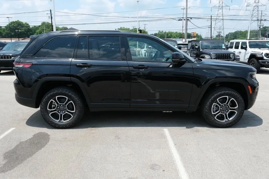 2024 Jeep Grand Cherokee Trailhawk 4xe photo 1