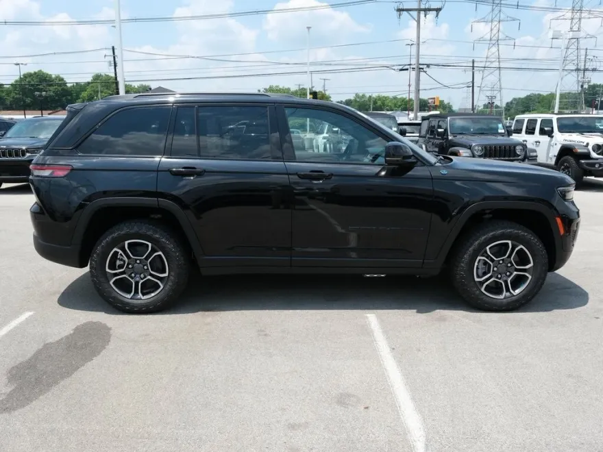 2024 Jeep Grand Cherokee Trailhawk 4xe photo 1