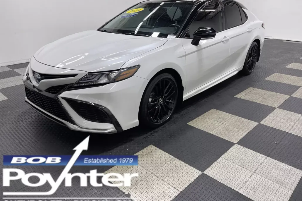 2024 Toyota Camry Hybrid XSE photo 1