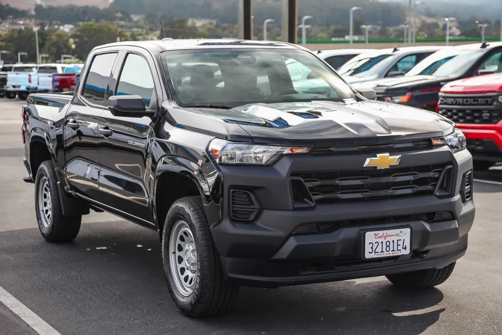 2025 Chevrolet Colorado LT photo 1