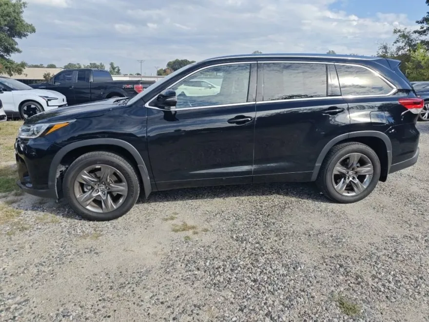 2017 Toyota Highlander Limited Platinum photo 1