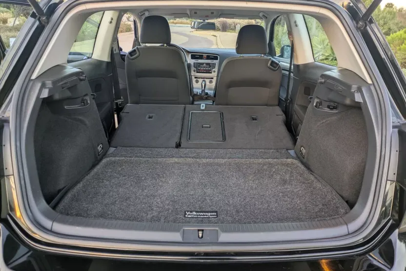 2016 Volkswagen Golf TSI S photo 1
