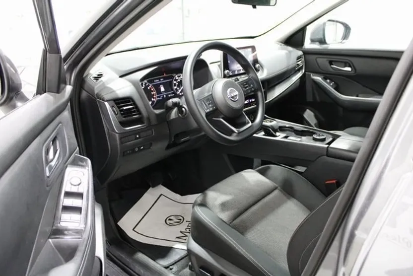 2024 Nissan Rogue SV photo 1
