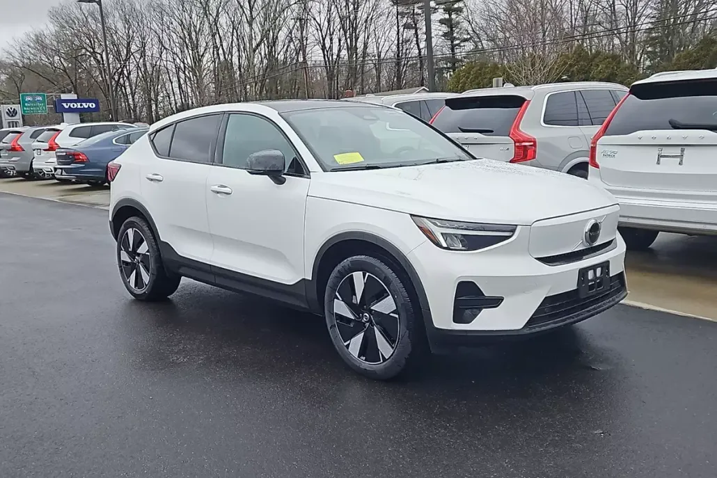 2024 Volvo C40 Recharge Core photo 1