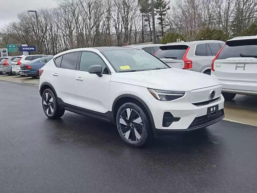 2024 Volvo C40 Recharge Core photo 1