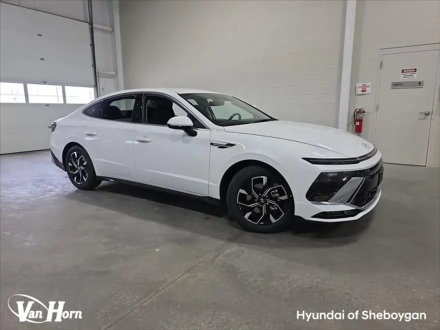 2025 Hyundai Sonata SEL photo 1
